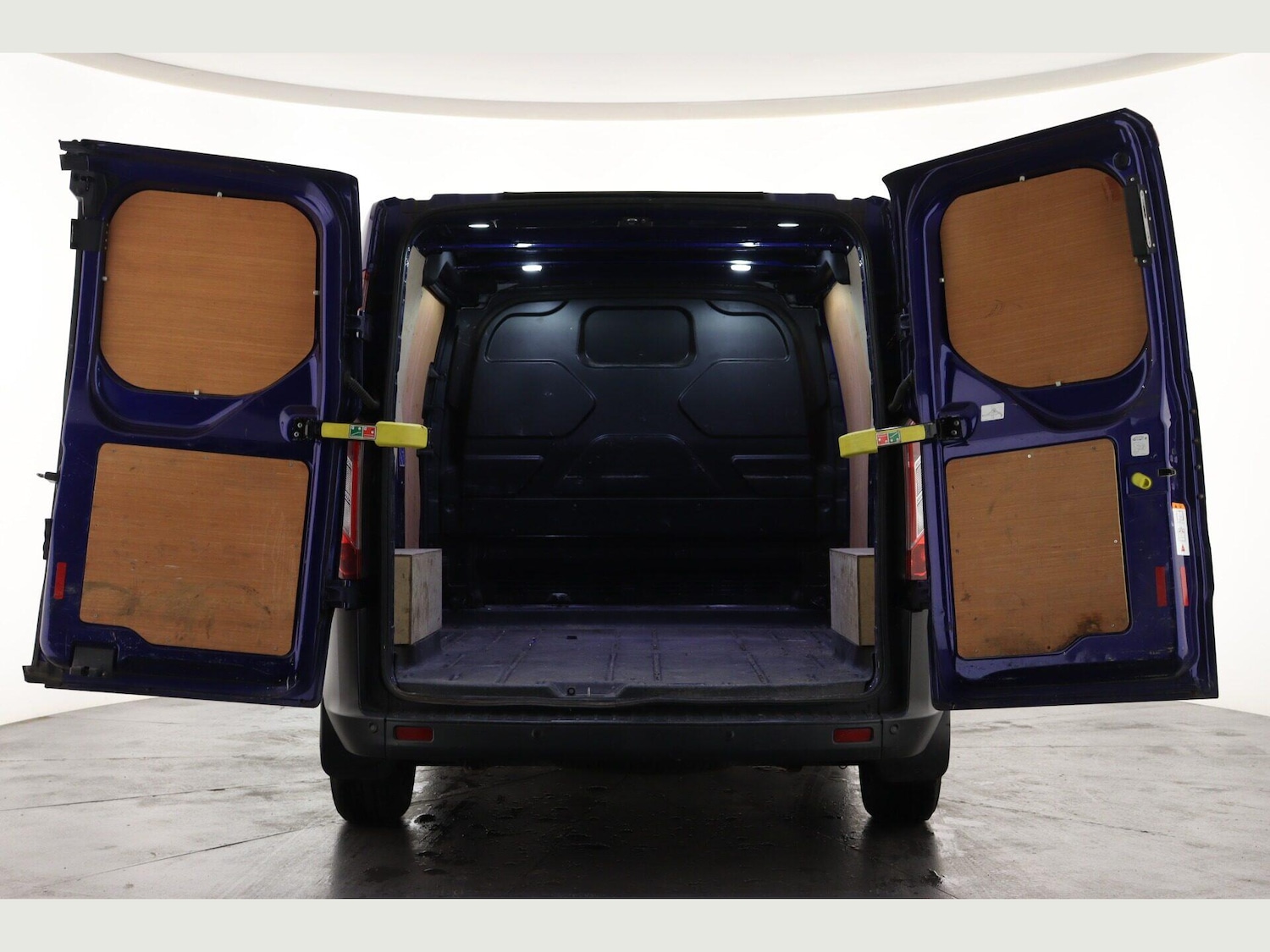 Used Ford Transit Custom 2016 for sale - 76085321: Photo 2