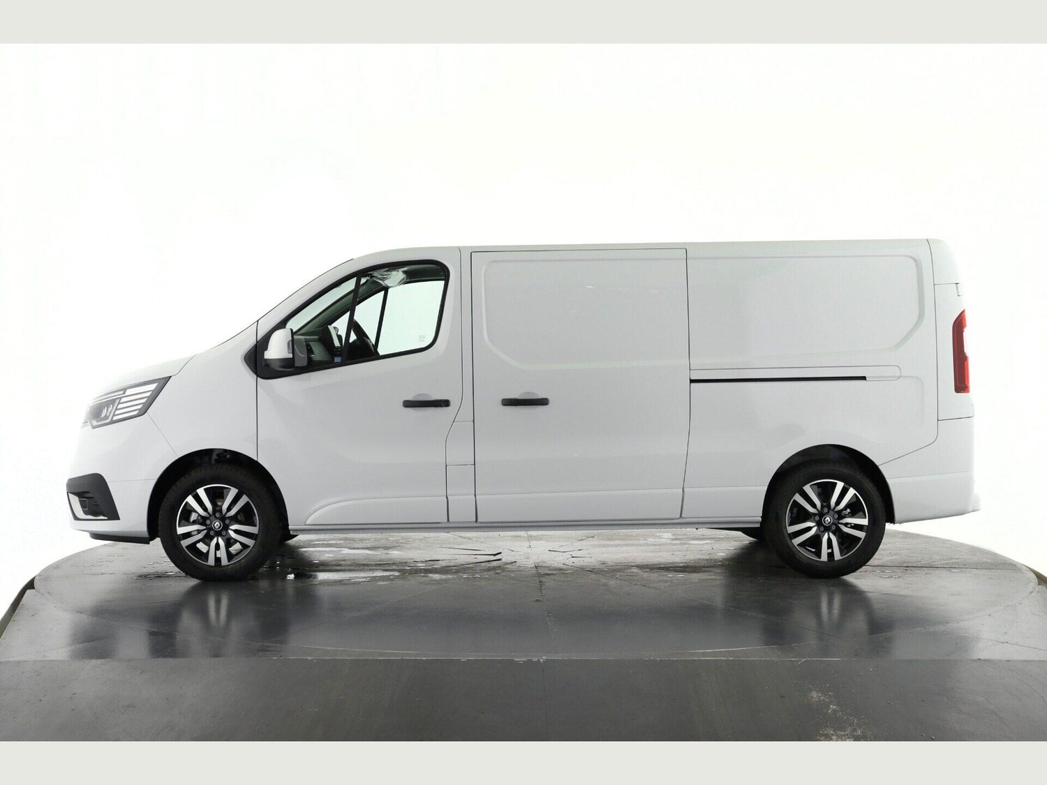 Used Renault Trafic 2025 for sale - 76109839: Photo 8