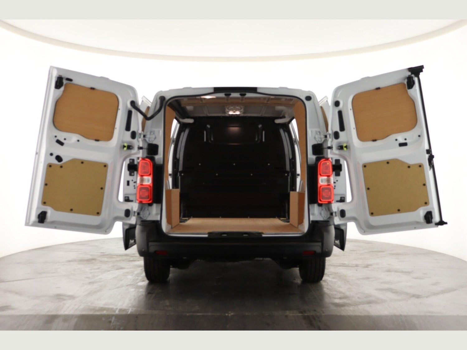 Used Vauxhall Vivaro 2024 for sale - 77131225: Photo 2