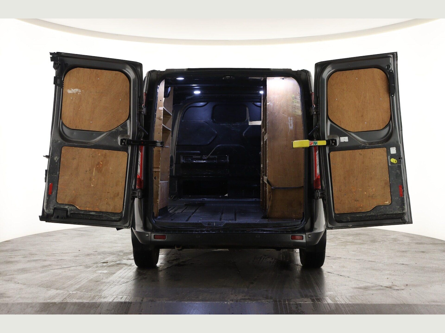 Used Ford Transit Custom 2020 for sale - 77455753: Photo 2