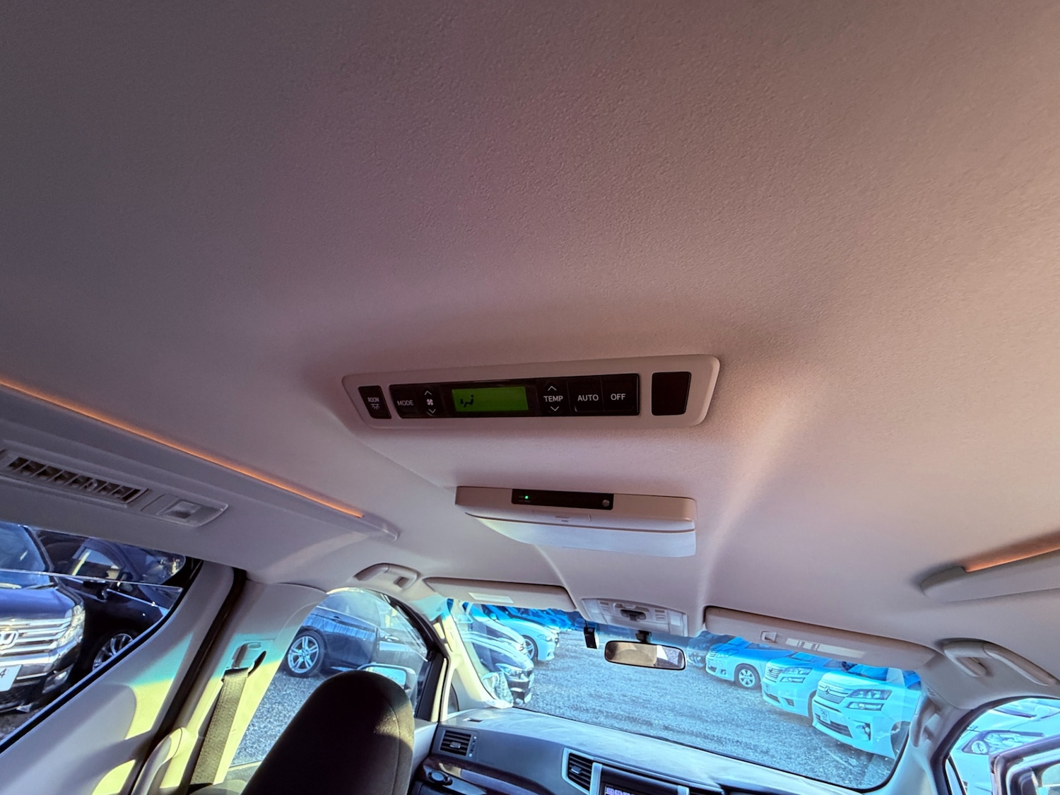 Used Toyota Vellfire 2025 for sale - 77013758: Photo 32