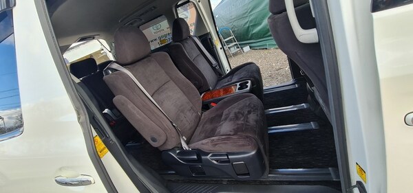 Used Toyota Vellfire 2023 for sale - 72060267: Photo 15