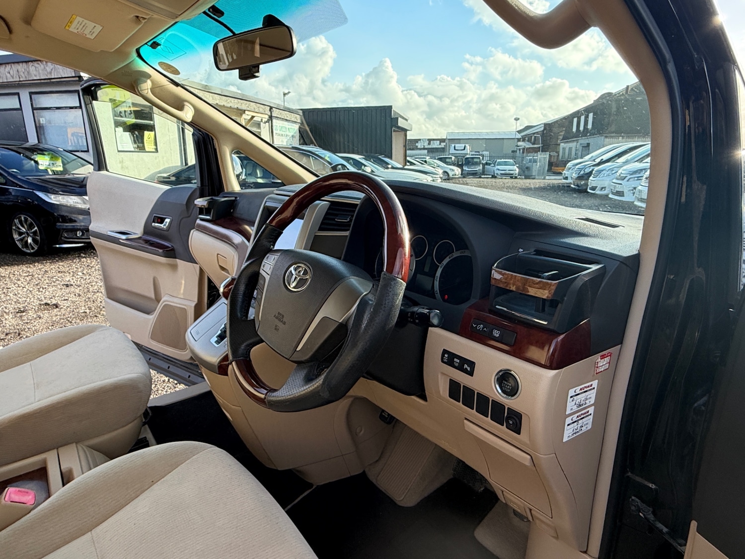 Used Toyota Vellfire 2011 for sale - 77352219: Photo 32