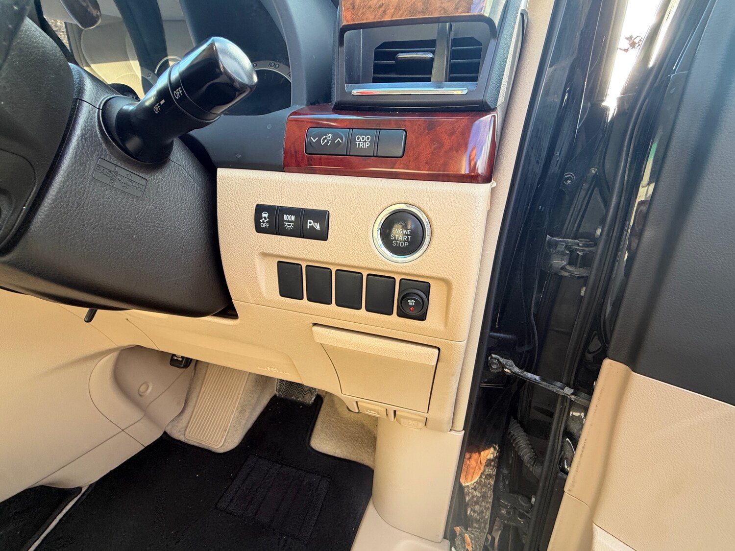 Used Toyota Vellfire 2011 for sale - 77352219: Photo 35