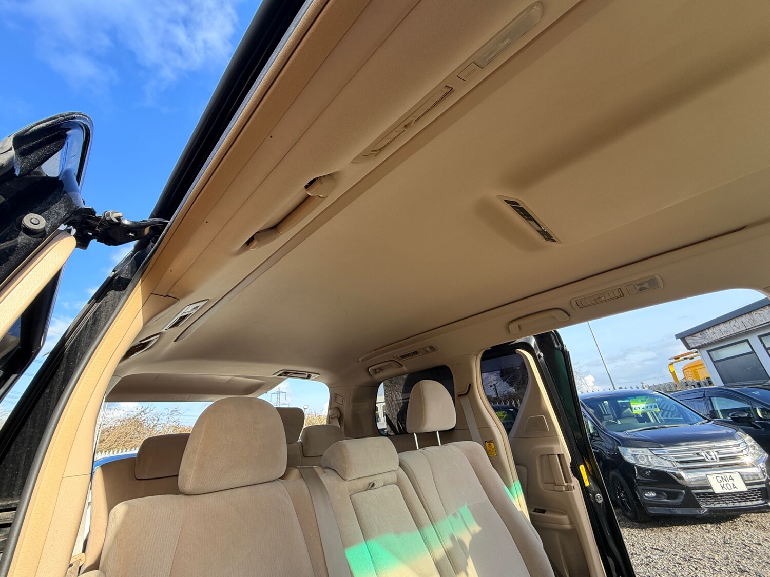 Used Toyota Vellfire 2011 for sale - 77352219: Photo 42