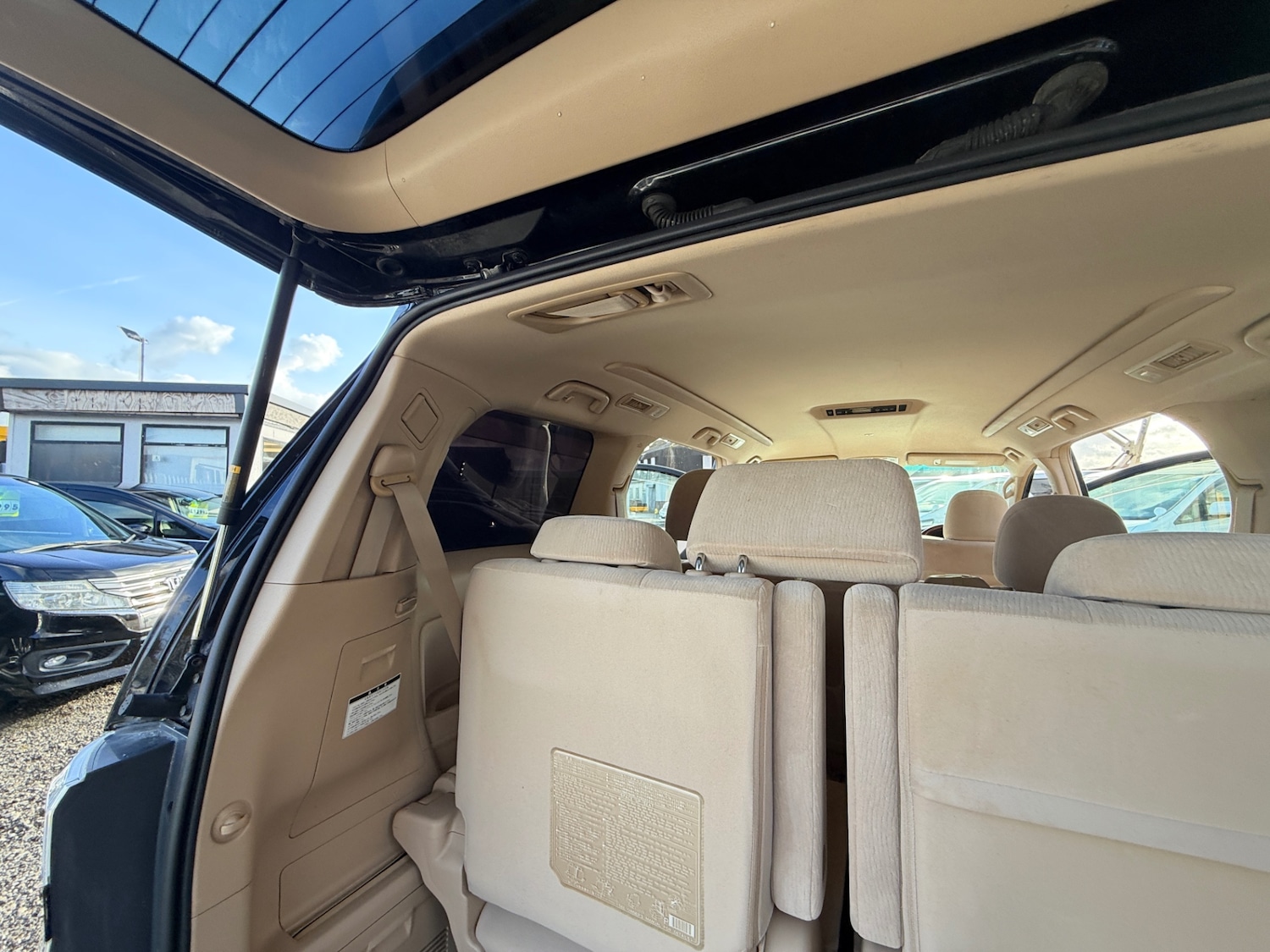 Used Toyota Vellfire 2011 for sale - 77352219: Photo 46