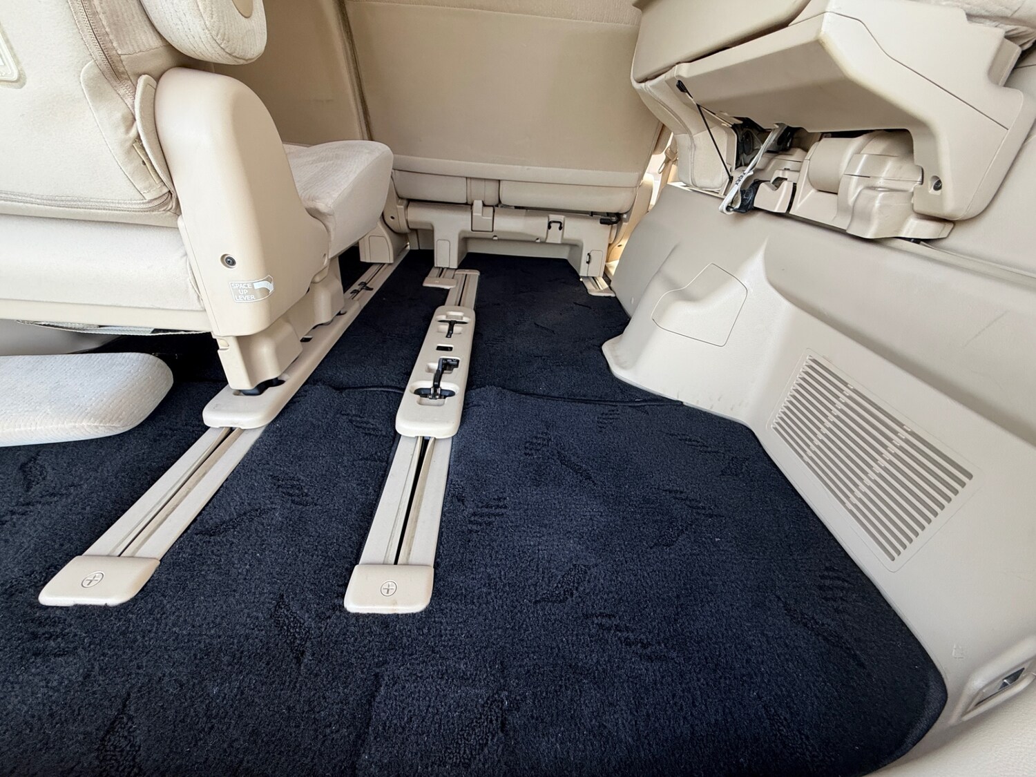 Used Toyota Vellfire 2011 for sale - 77352219: Photo 49