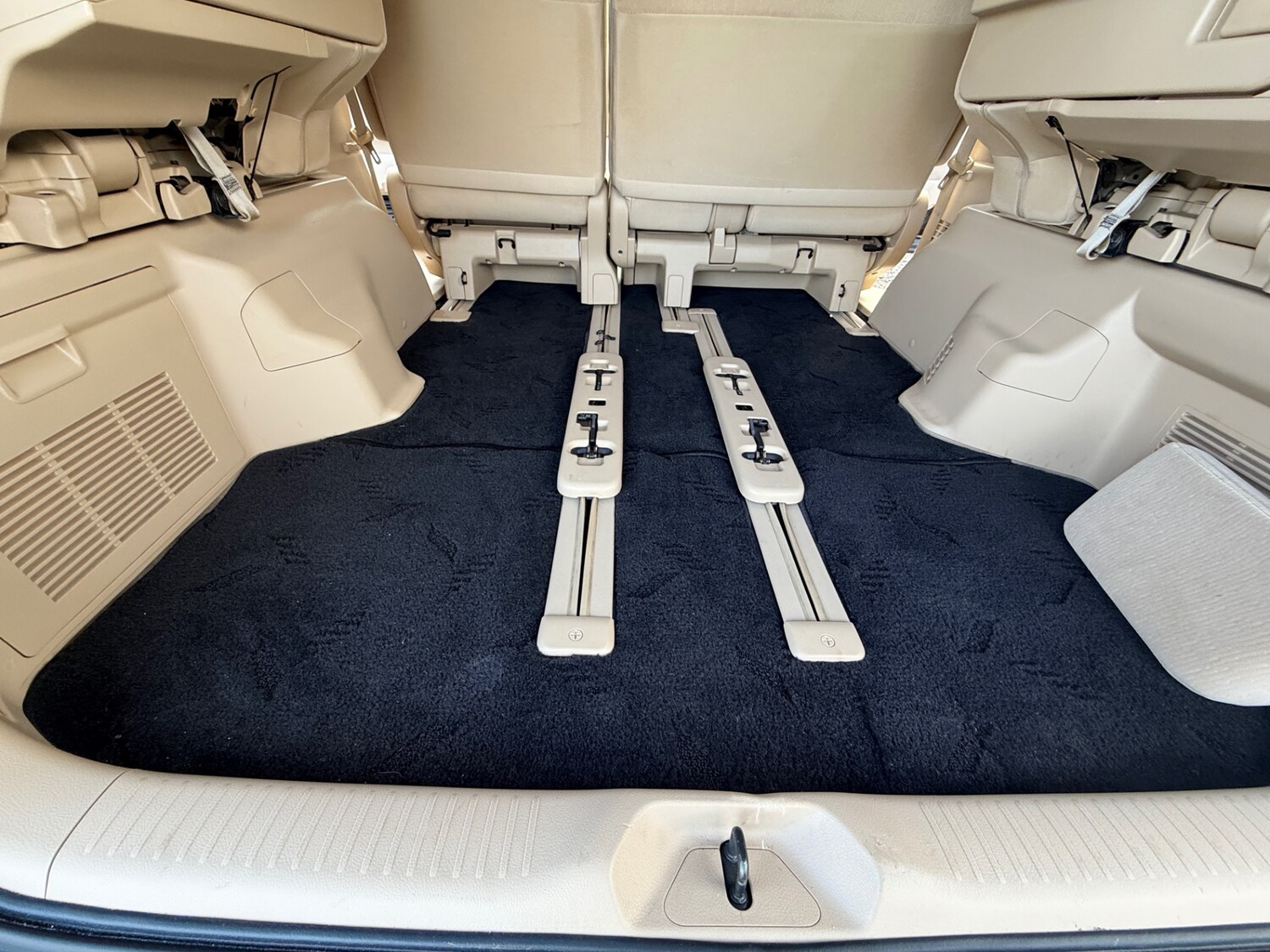 Used Toyota Vellfire 2011 for sale - 77352219: Photo 51