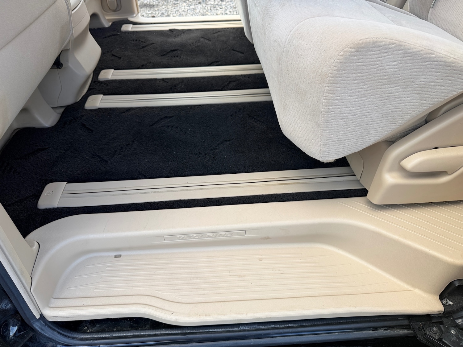 Used Toyota Vellfire 2011 for sale - 77352219: Photo 55