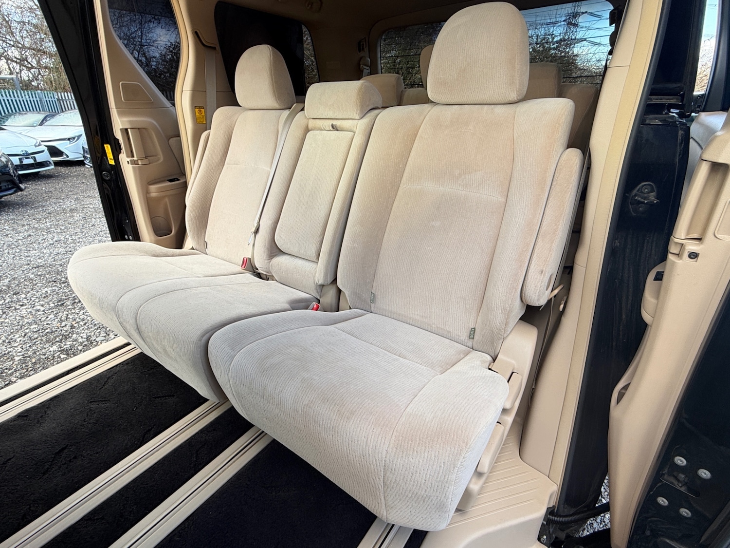 Used Toyota Vellfire 2011 for sale - 77352219: Photo 56