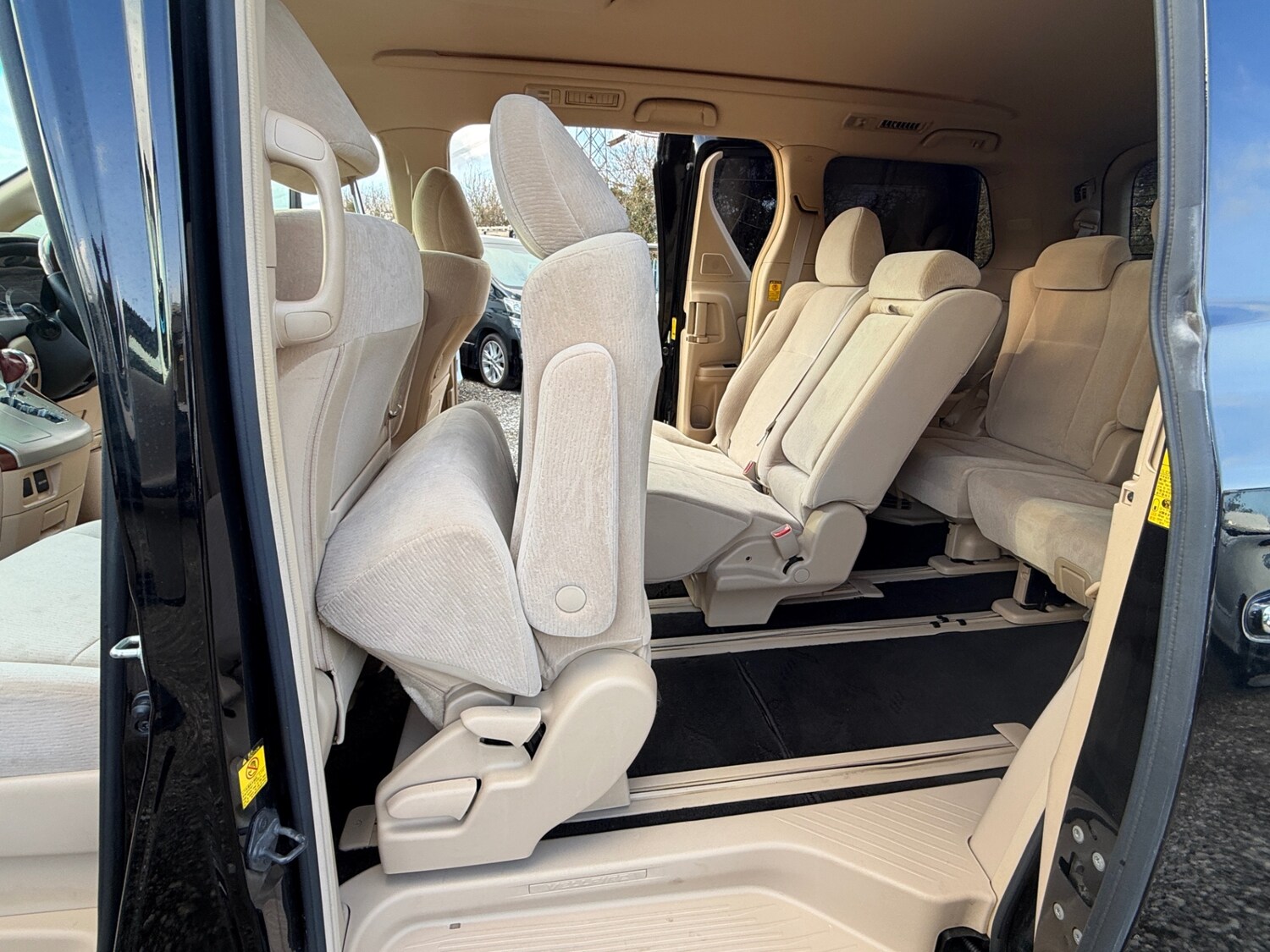 Used Toyota Vellfire 2011 for sale - 77352219: Photo 59