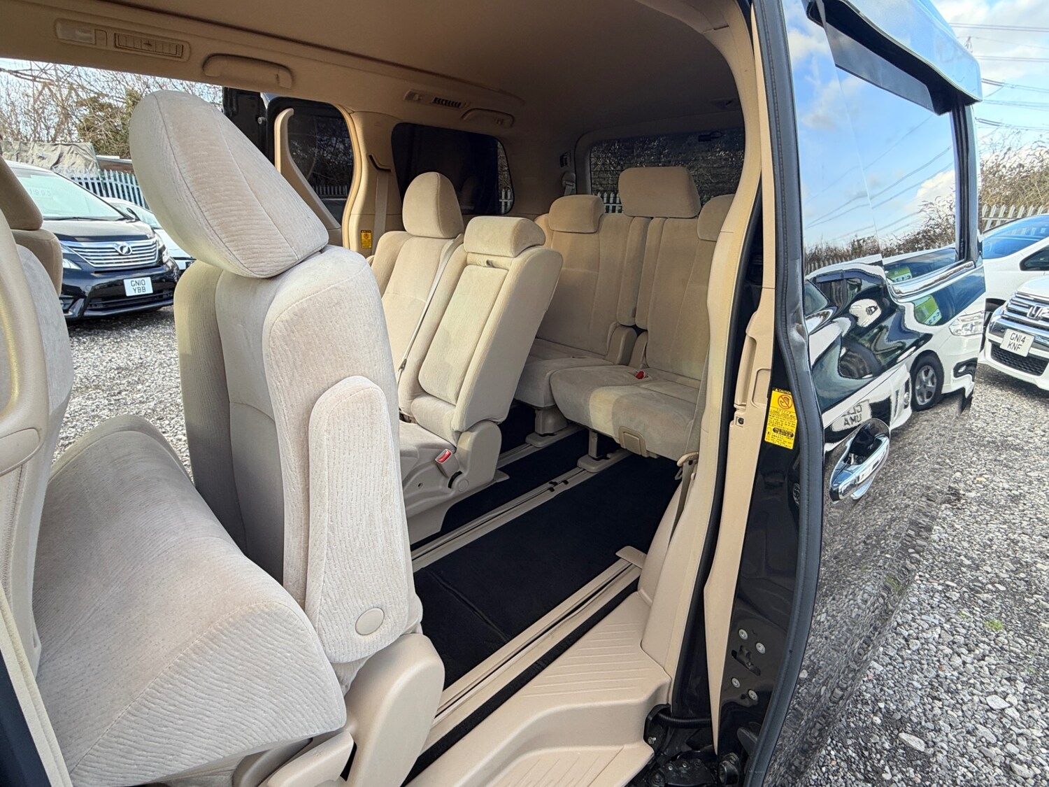 Used Toyota Vellfire 2011 for sale - 77352219: Photo 60