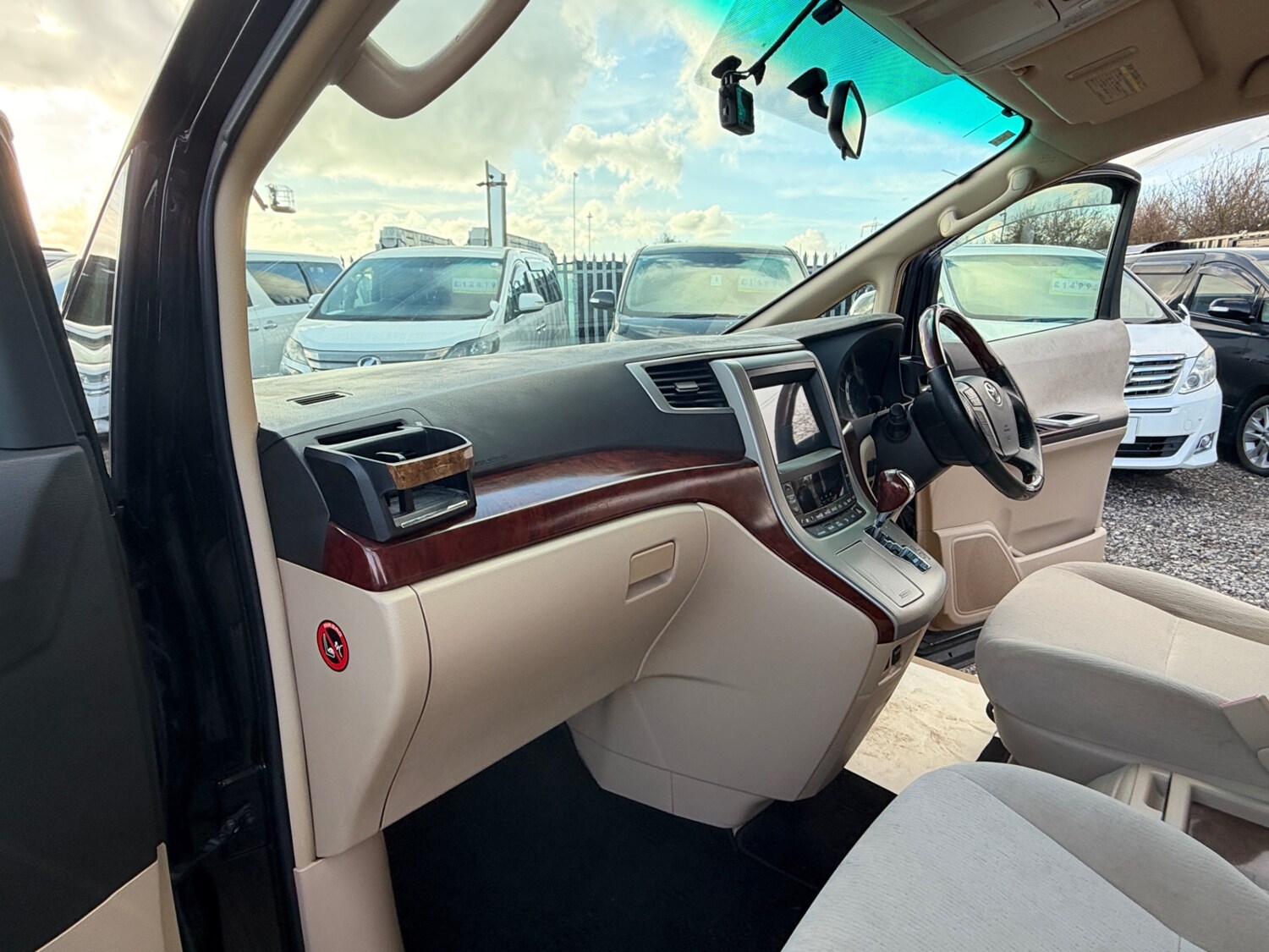 Used Toyota Vellfire 2011 for sale - 77352219: Photo 70