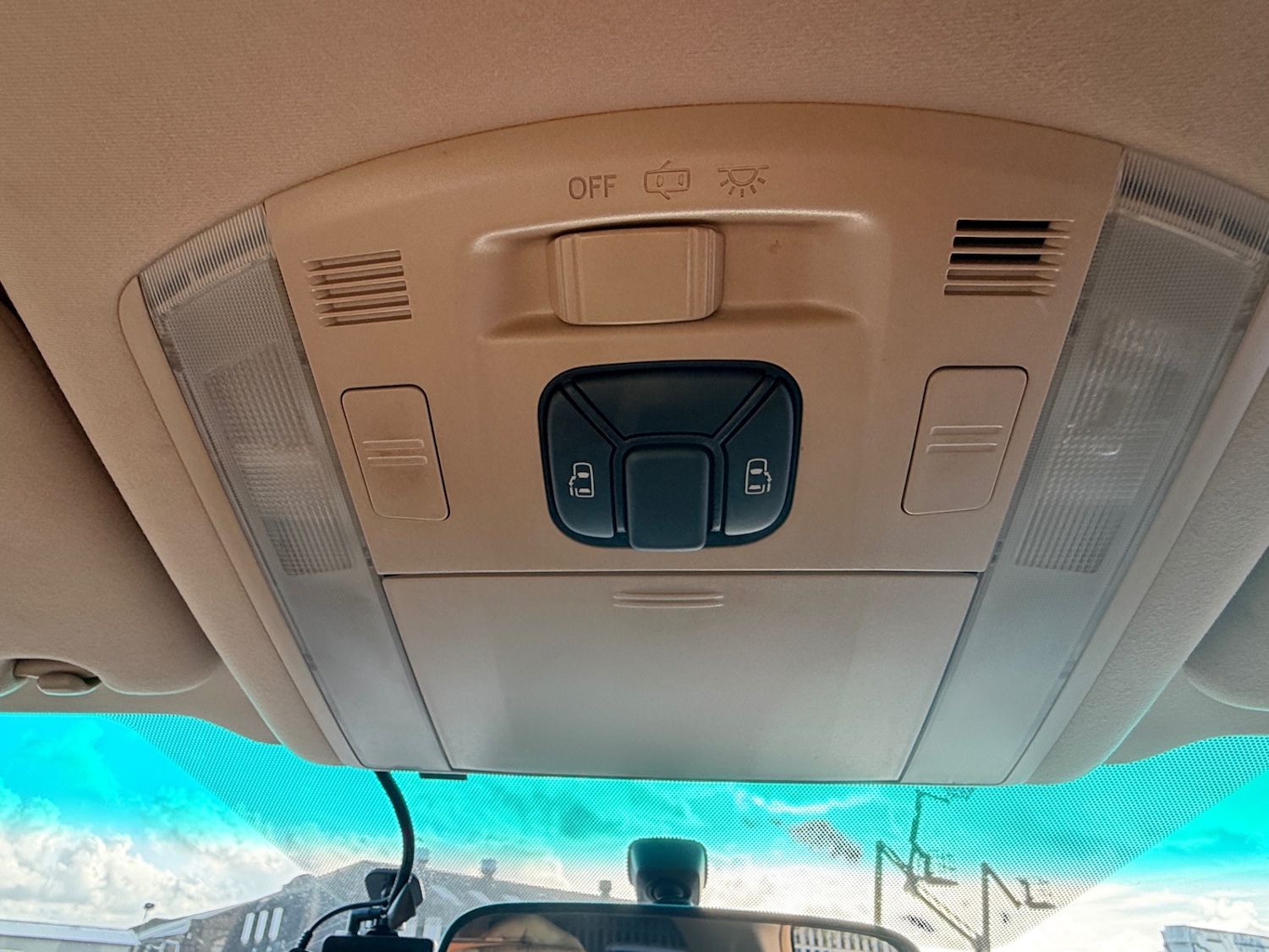 Used Toyota Vellfire 2011 for sale - 77352219: Photo 86