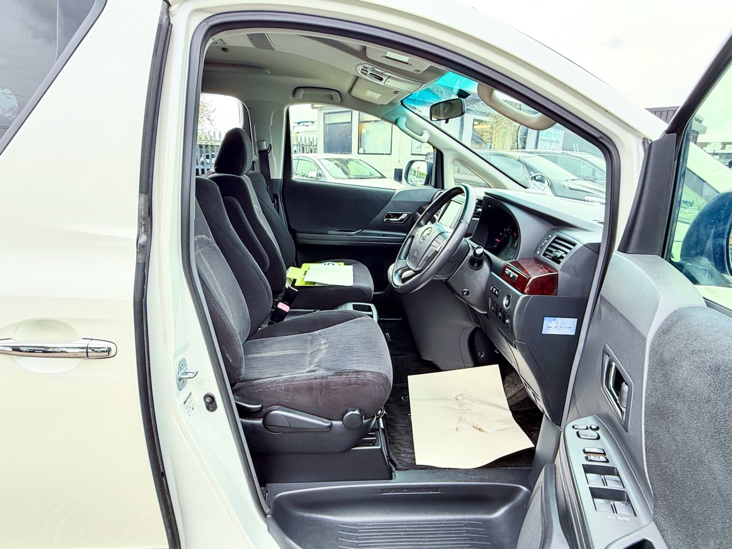 Used Toyota Alphard 2024 for sale - 78210508: Photo 12