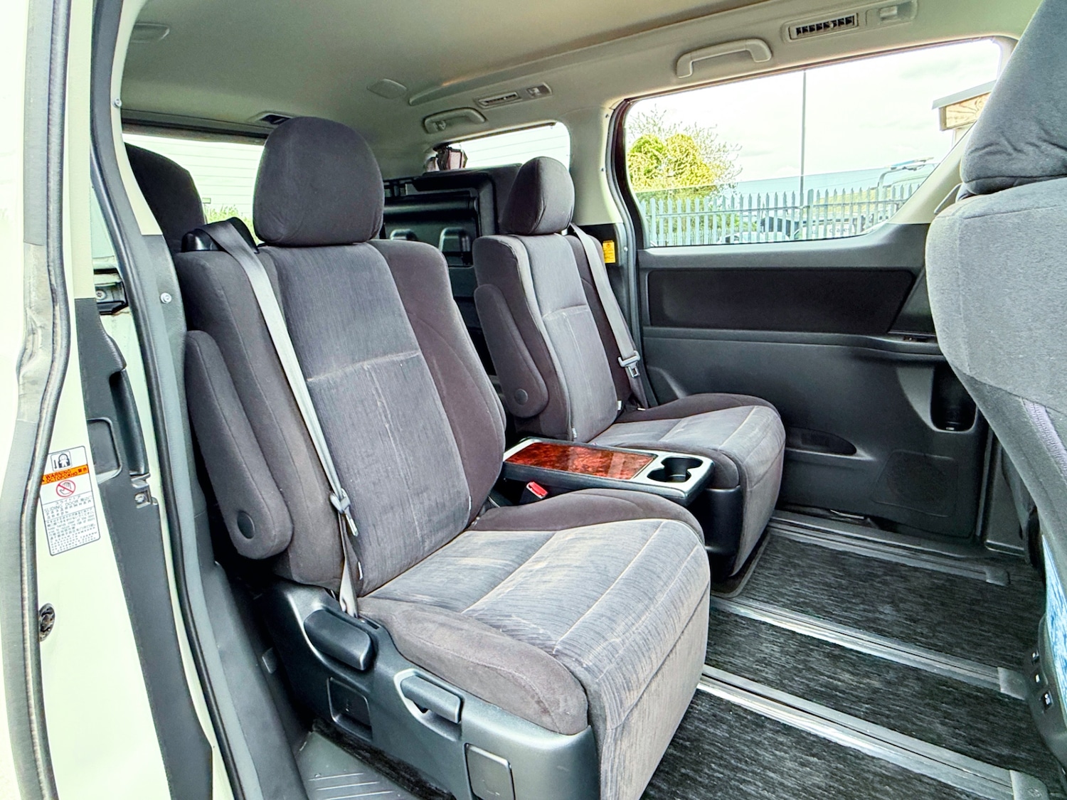 Used Toyota Alphard 2024 for sale - 78210508: Photo 16