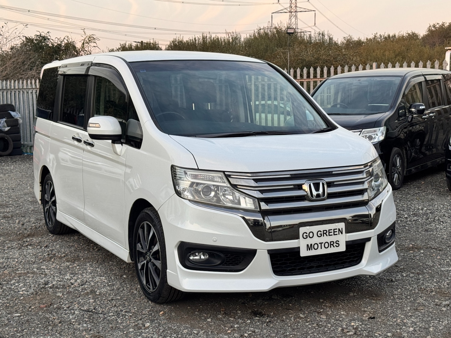 Used Honda Stepwagon 2013 for sale - 76265800: Photo 1