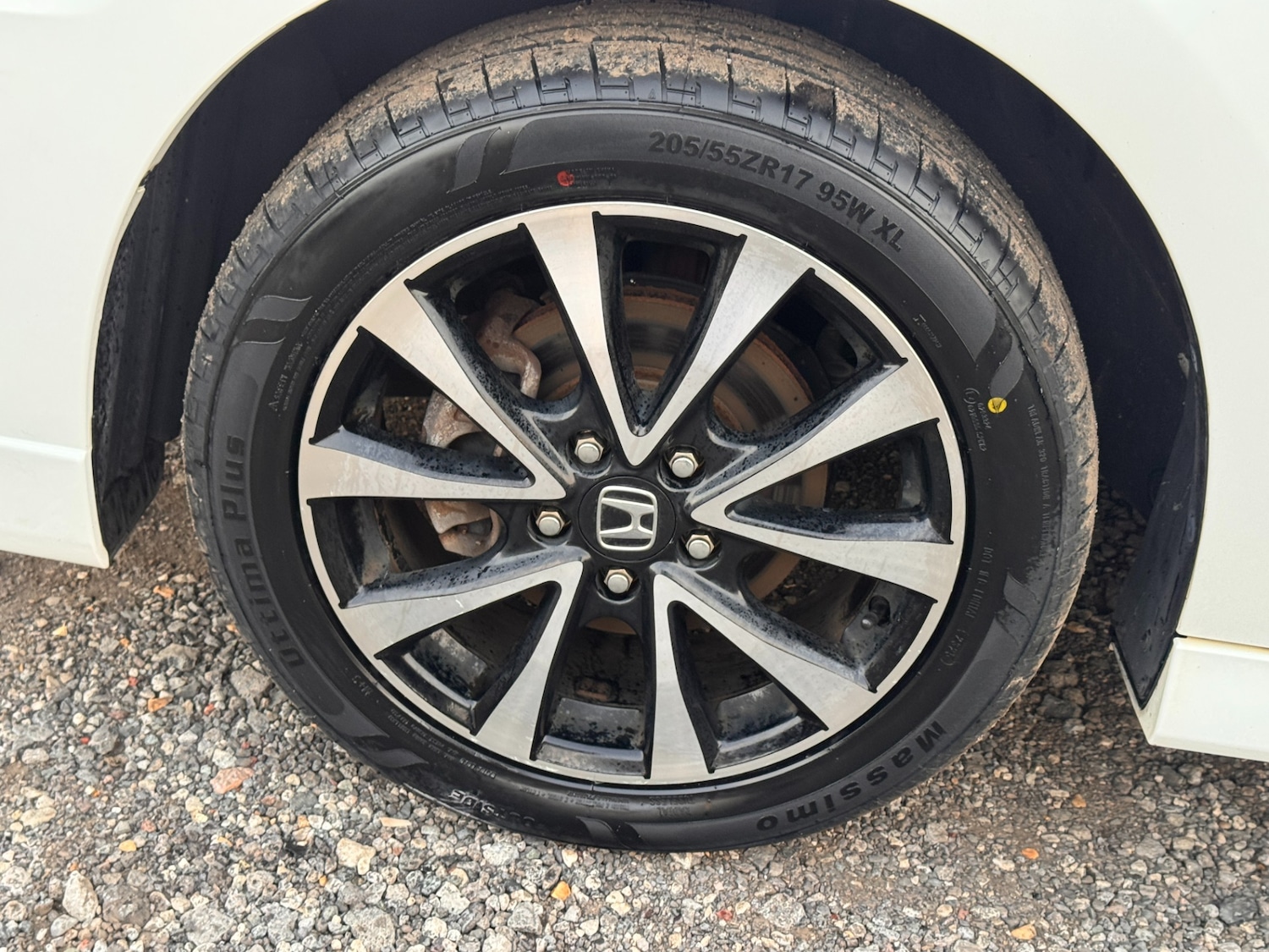 Used Honda Stepwagon 2013 for sale - 76265800: Photo 12