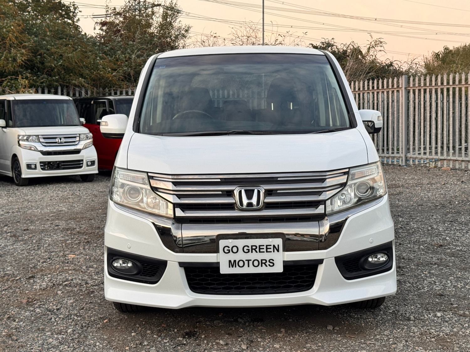 Used Honda Stepwagon 2013 for sale - 76265800: Photo 2