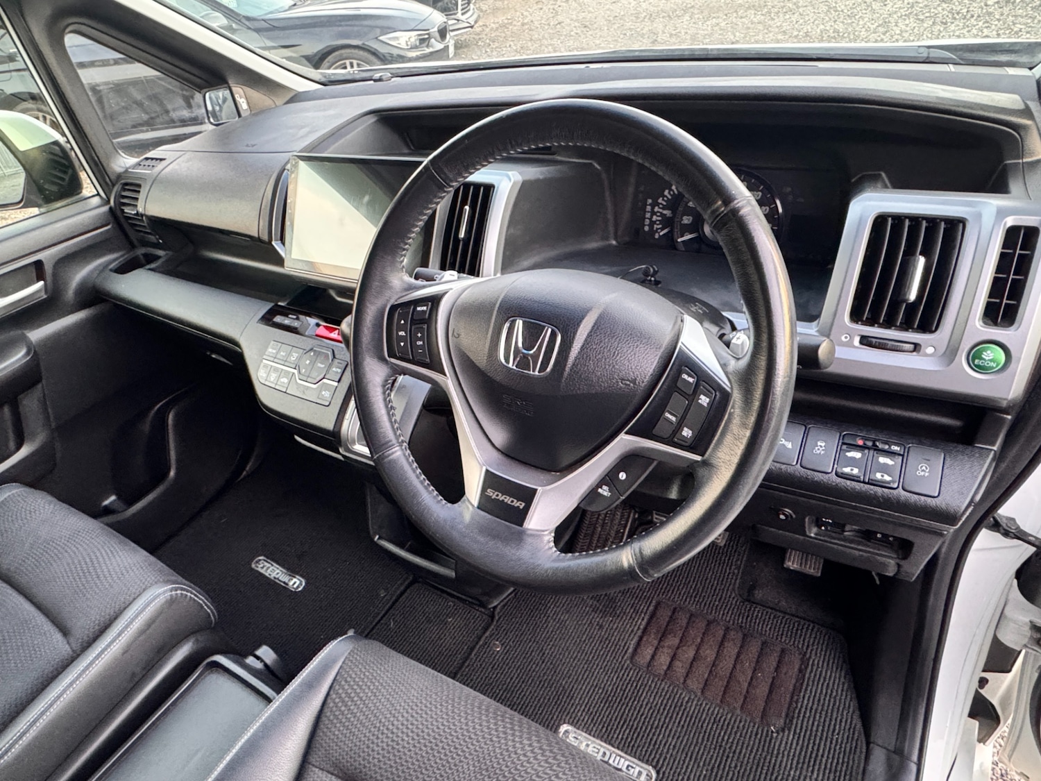 Used Honda Stepwagon 2013 for sale - 76265800: Photo 21
