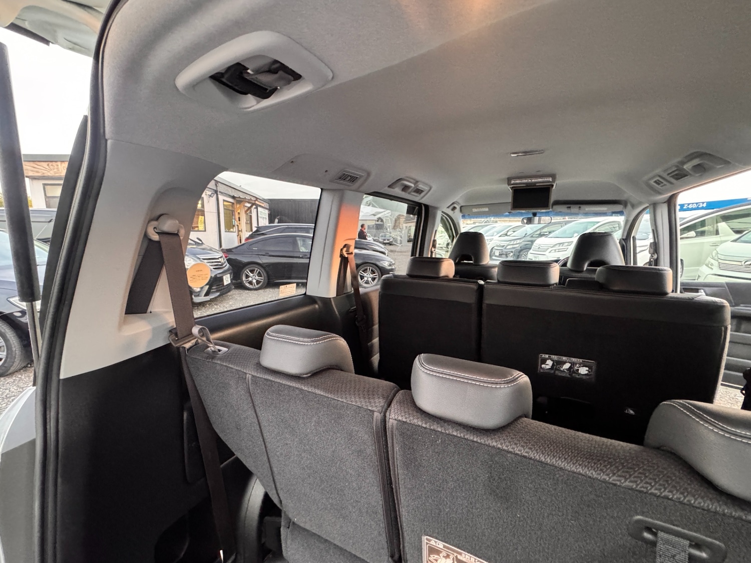 Used Honda Stepwagon 2013 for sale - 76265800: Photo 28