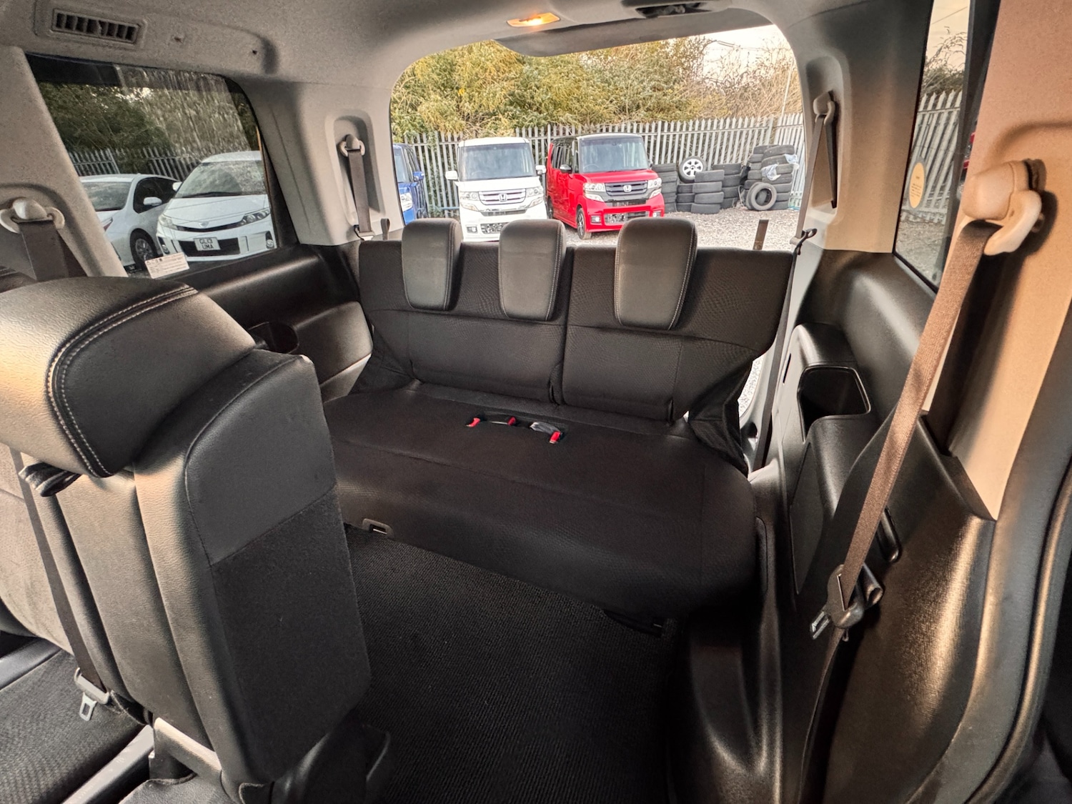 Used Honda Stepwagon 2013 for sale - 76265800: Photo 32