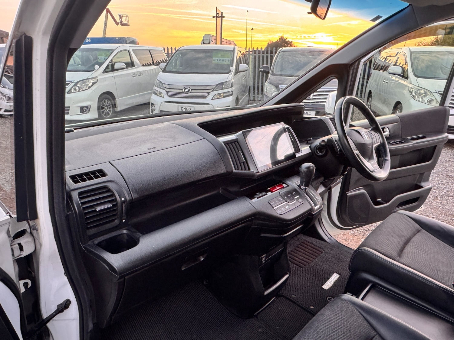 Used Honda Stepwagon 2013 for sale - 76265800: Photo 39