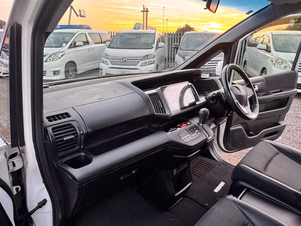 Used Honda Stepwagon 2013 for sale - 76265800: Photo 39