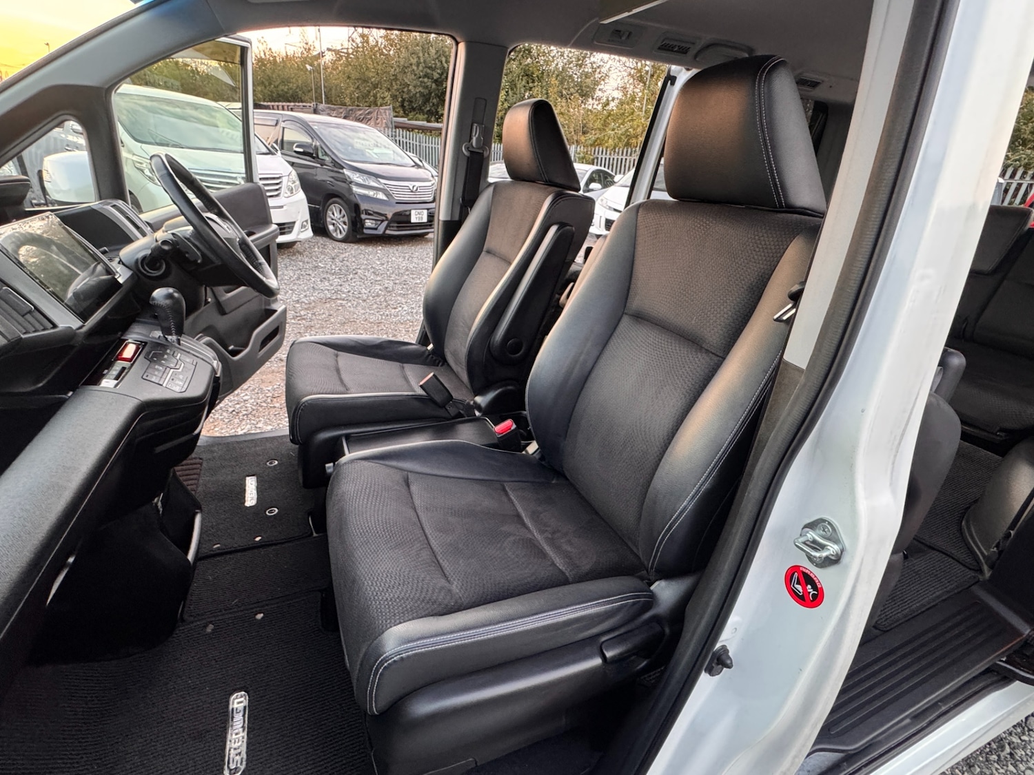 Used Honda Stepwagon 2013 for sale - 76265800: Photo 41