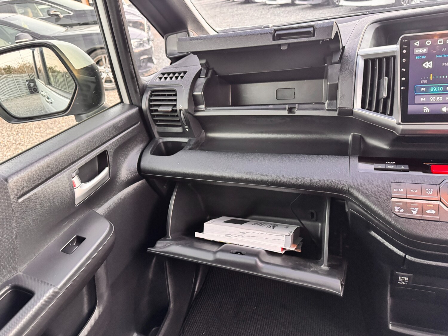 Used Honda Stepwagon 2013 for sale - 76265800: Photo 48