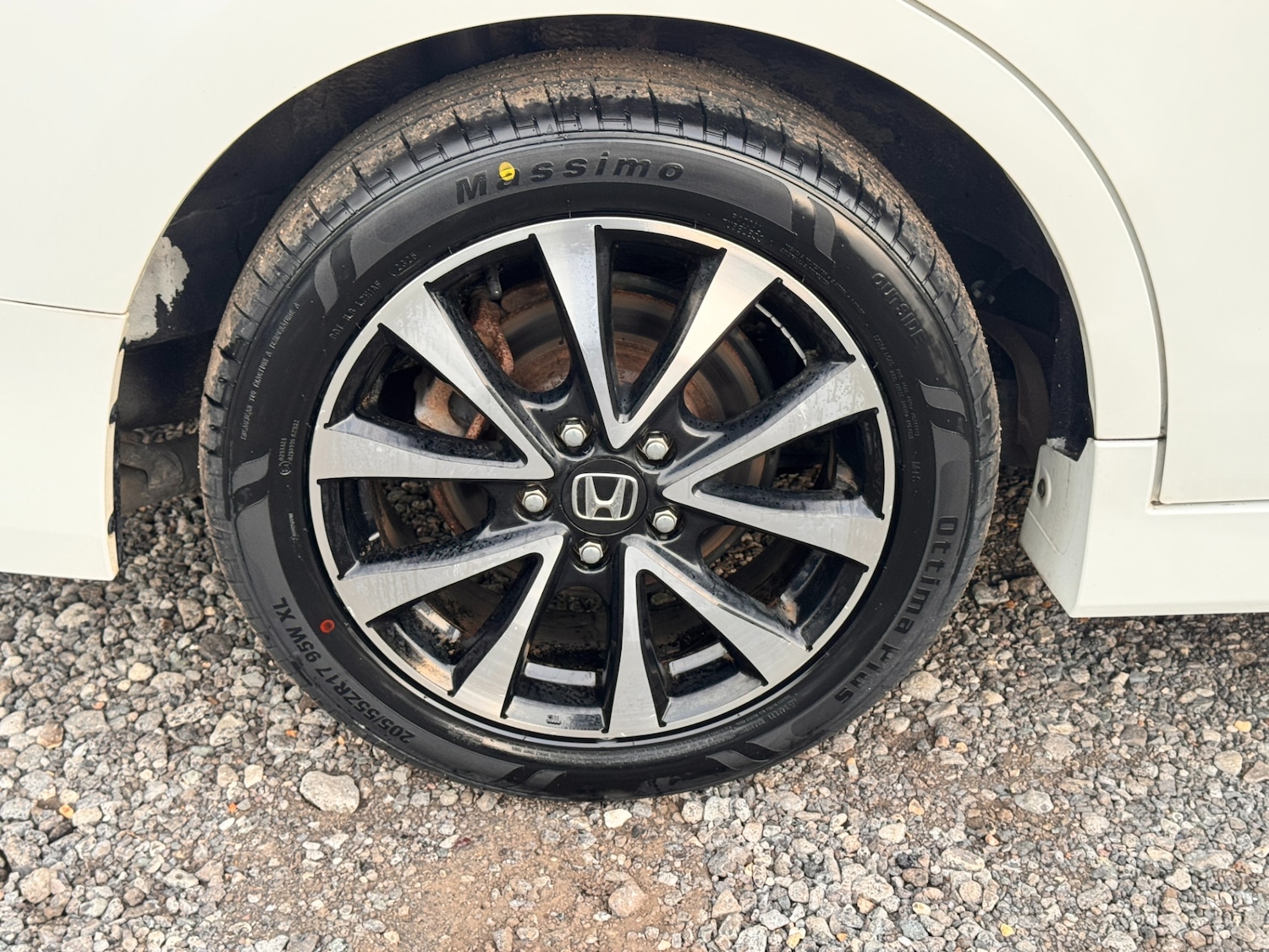 Used Honda Stepwagon 2013 for sale - 76265800: Photo 9