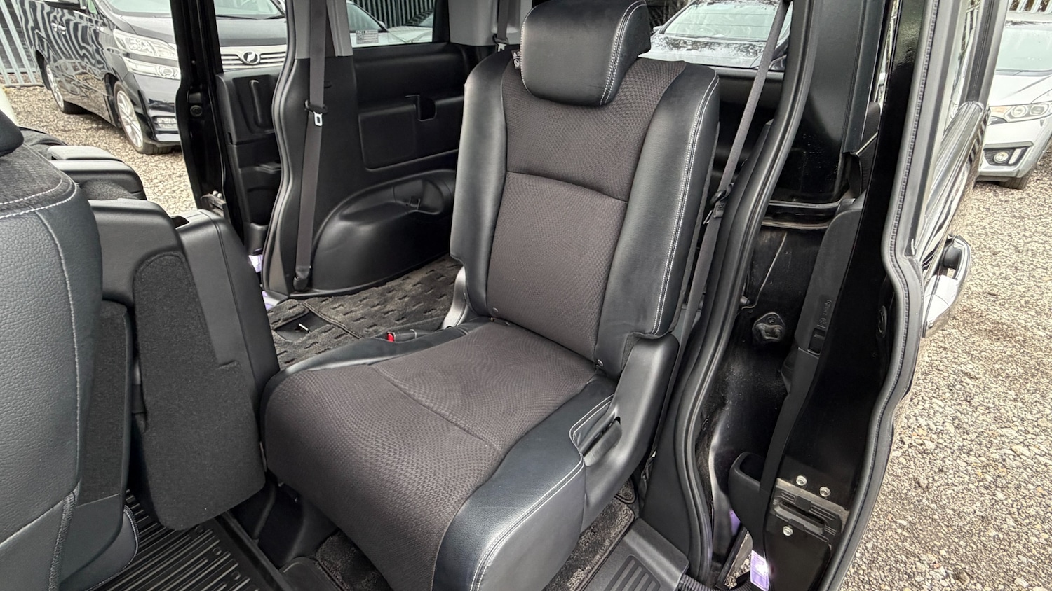 Used Honda Stepwagon 2014 for sale - 76906258: Photo 17