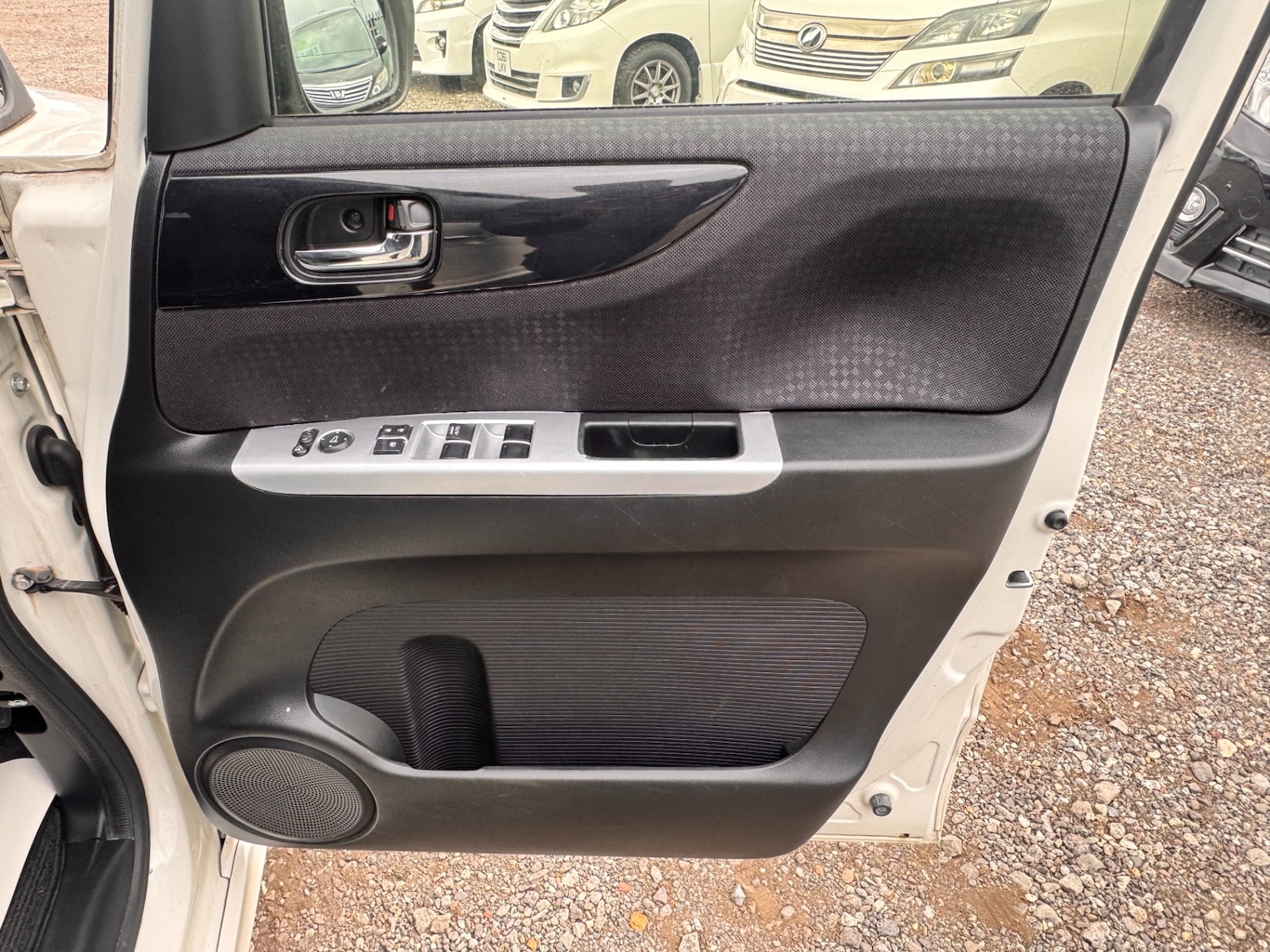 Used Honda N-Box 2015 for sale - 76289676: Photo 23