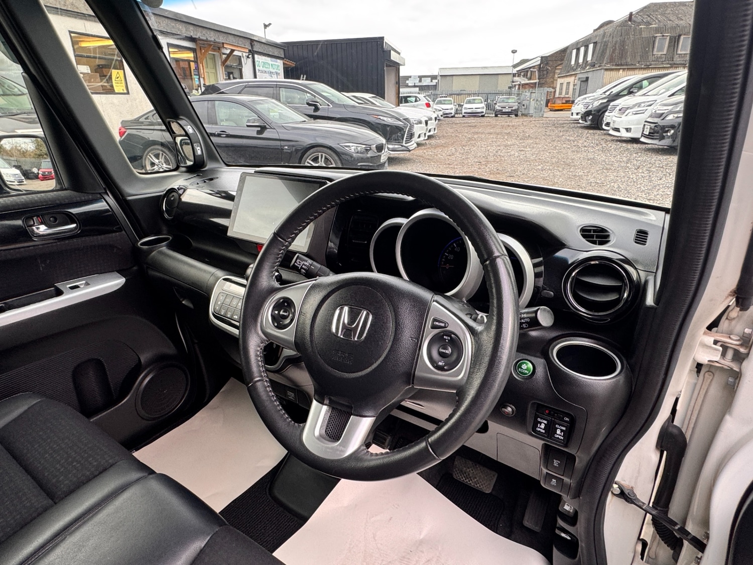 Used Honda N-Box 2015 for sale - 76289676: Photo 24