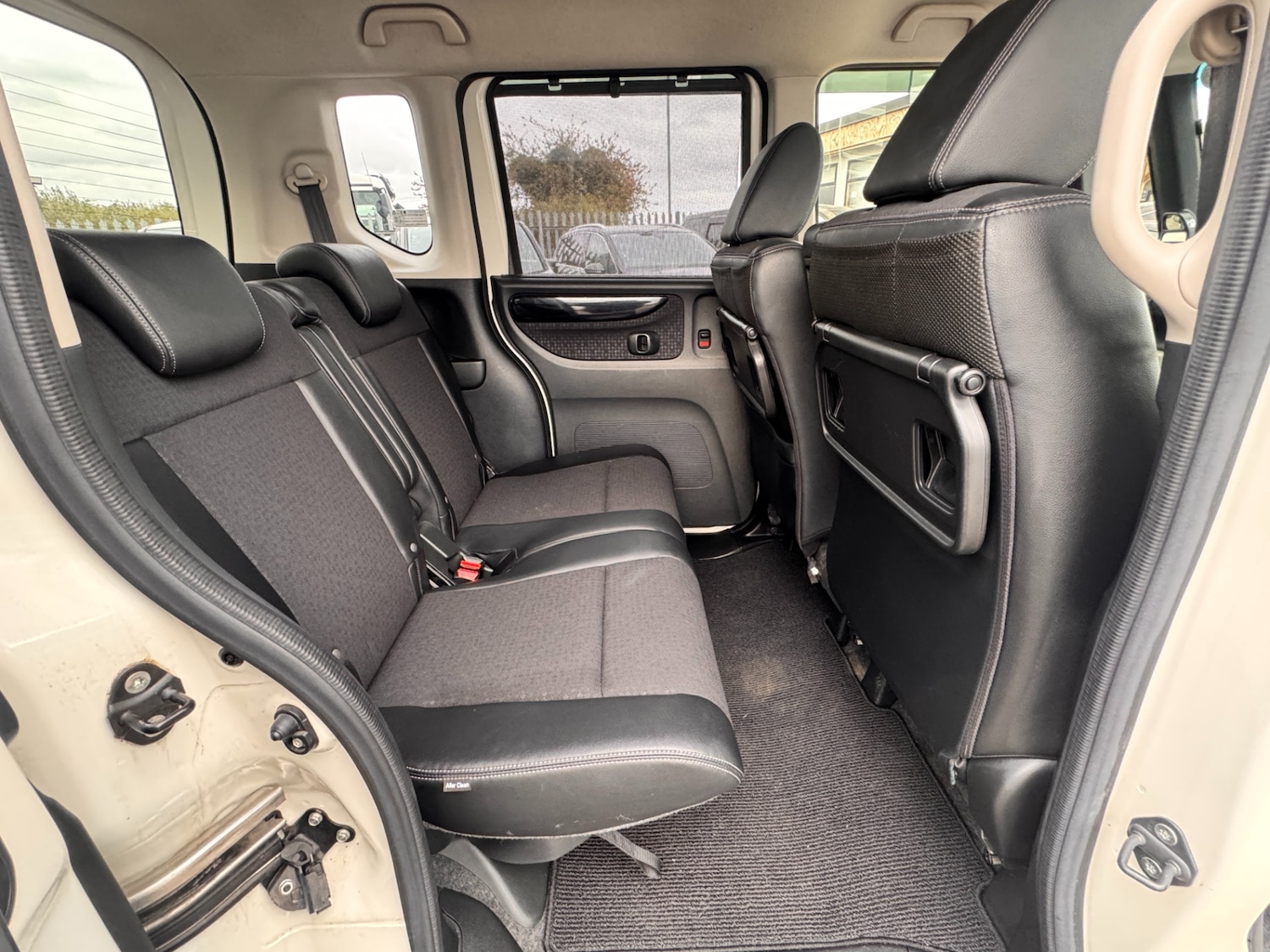 Used Honda N-Box 2015 for sale - 76289676: Photo 27