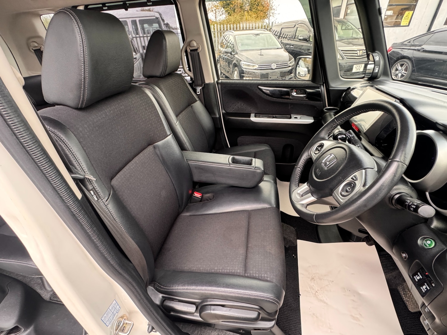 Used Honda N-Box 2015 for sale - 76289676: Photo 28