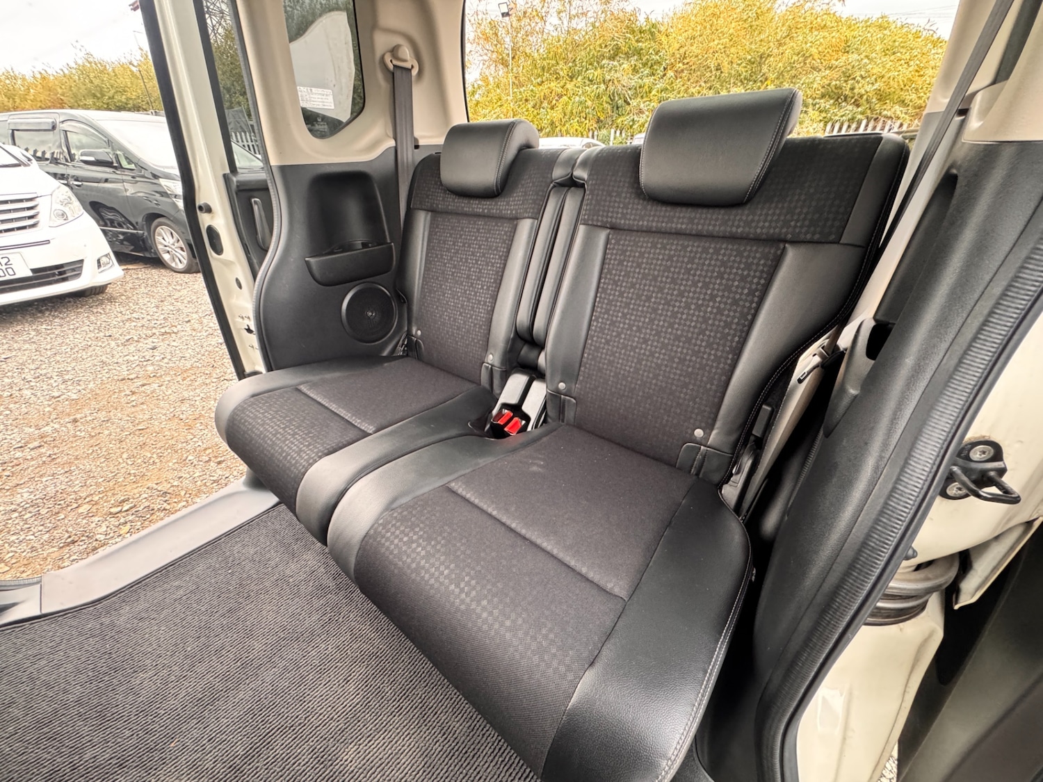 Used Honda N-Box 2015 for sale - 76289676: Photo 40