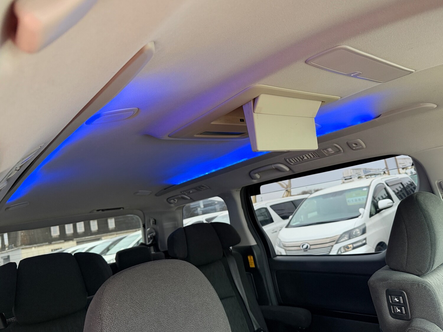 Used Toyota Alphard 2026 for sale - 77791216: Photo 38