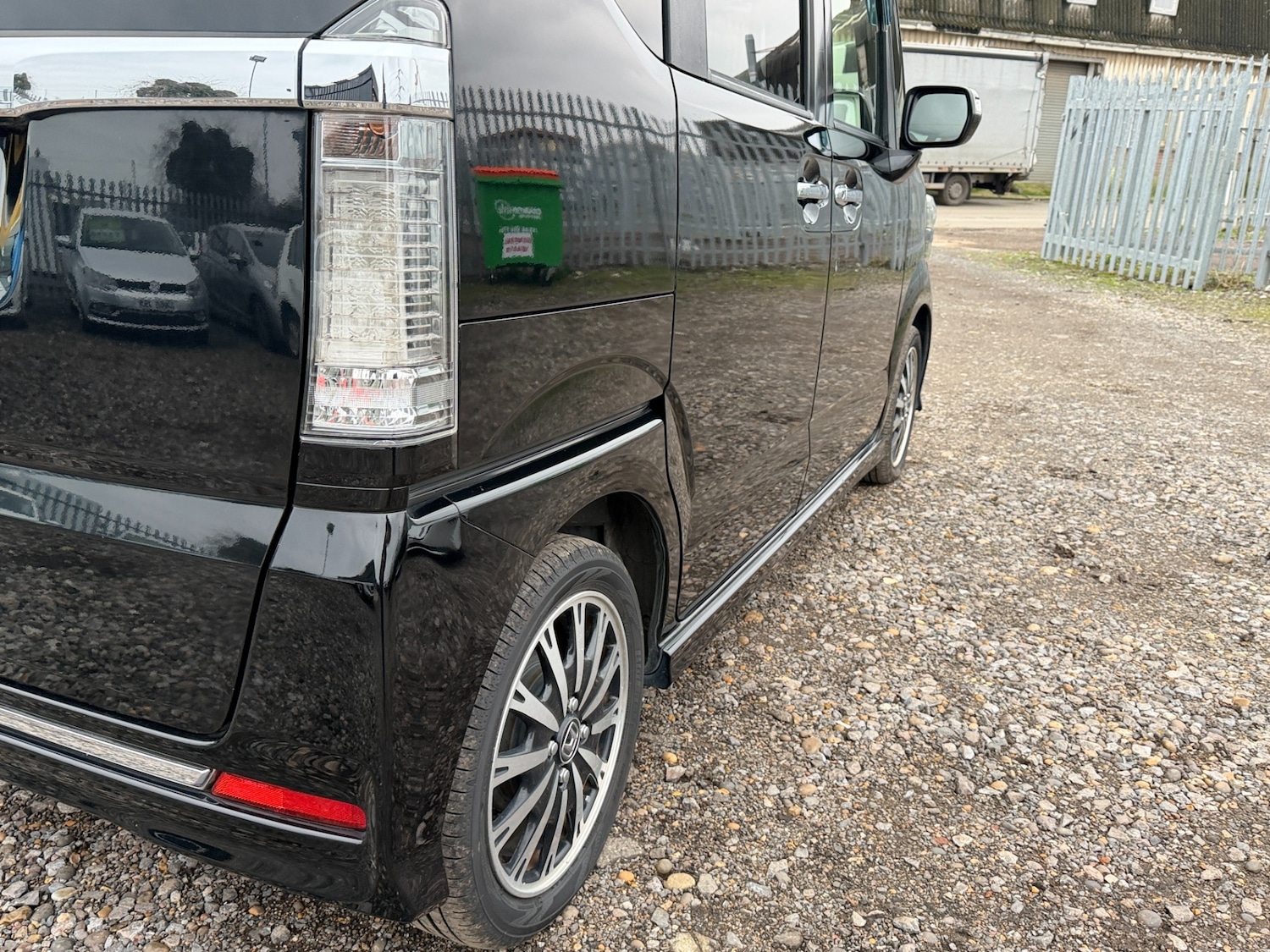 Used Honda N-Box 2015 for sale - 77034699: Photo 29