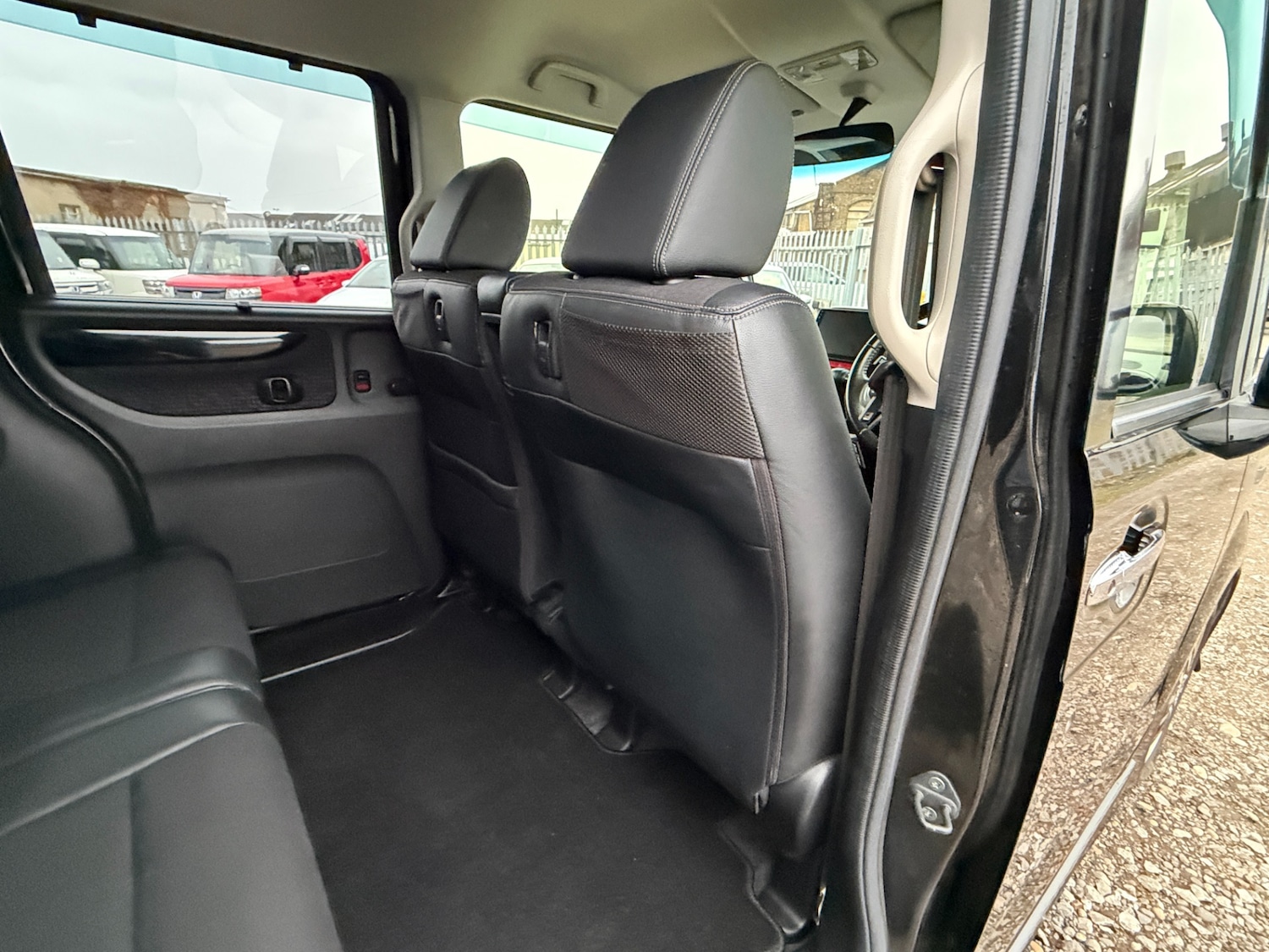 Used Honda N-Box 2015 for sale - 77034699: Photo 32