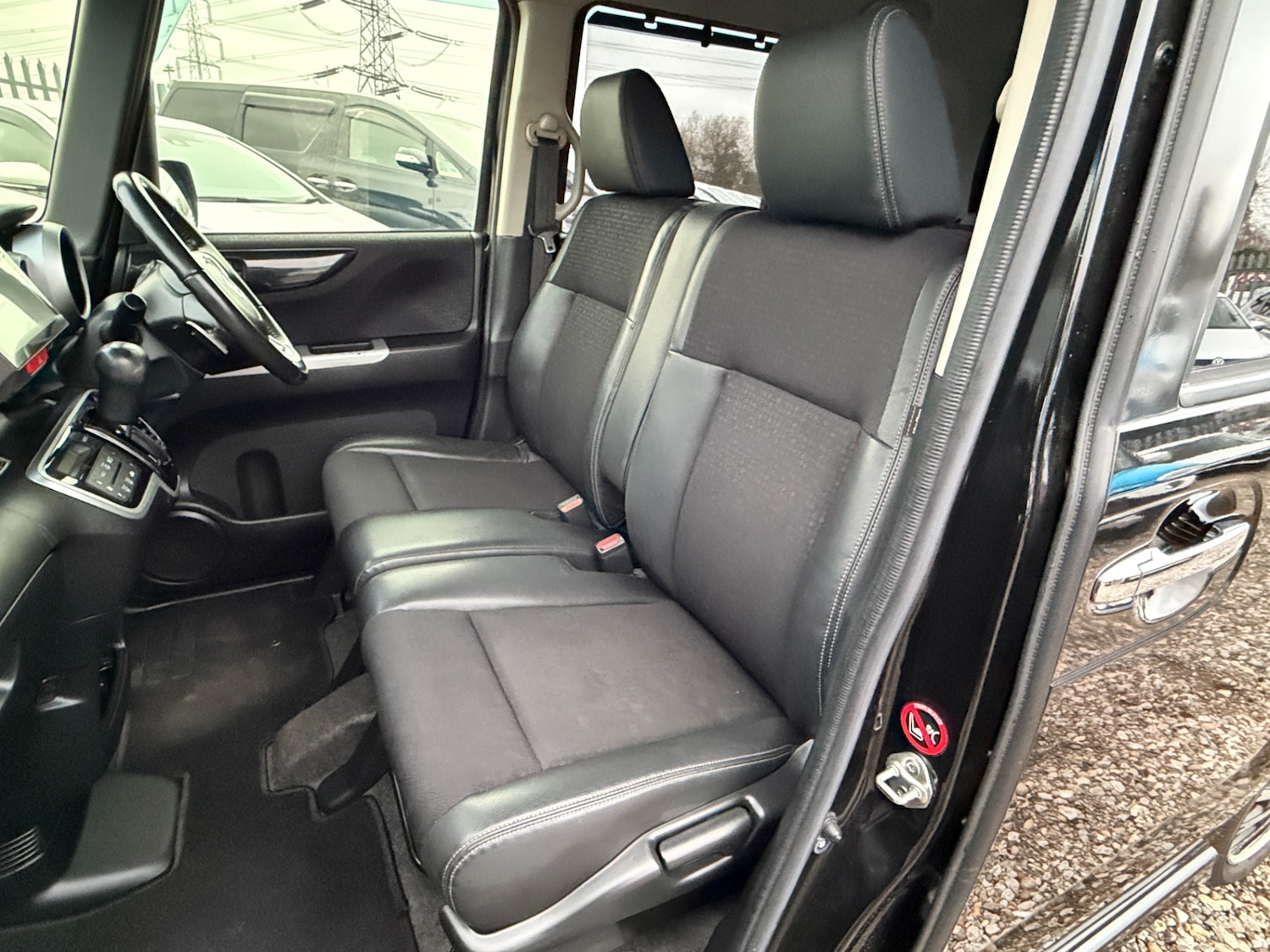 Used Honda N-Box 2015 for sale - 77034699: Photo 41