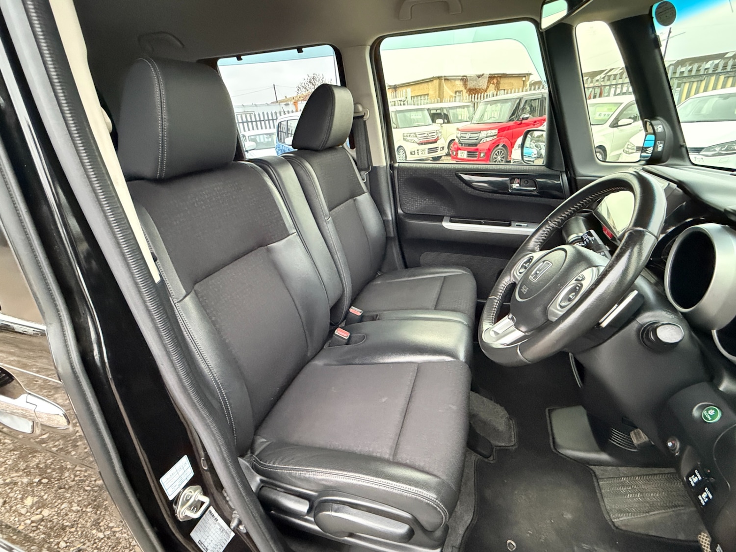 Used Honda N-Box 2015 for sale - 77034699: Photo 9