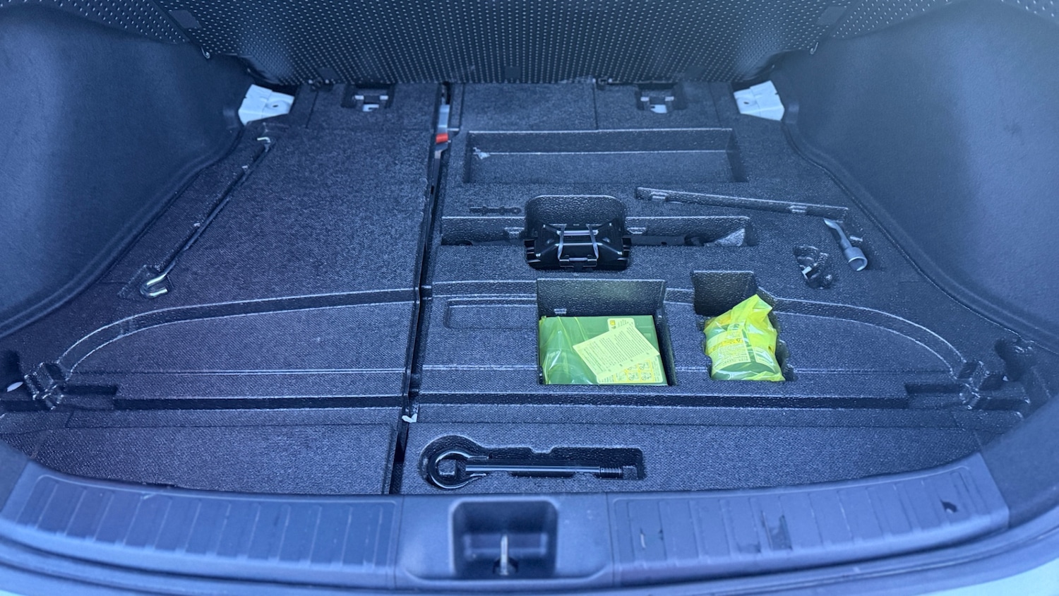 Used Toyota Prius 2022 for sale - 77312897: Photo 24