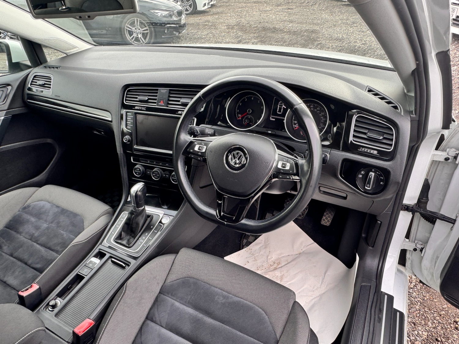 Used Volkswagen Golf 2014 for sale - 76332319: Photo 24
