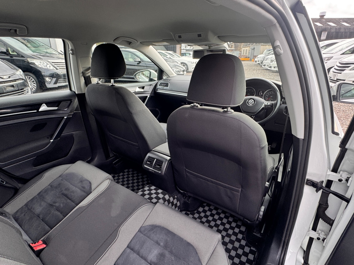 Used Volkswagen Golf 2014 for sale - 76332319: Photo 31