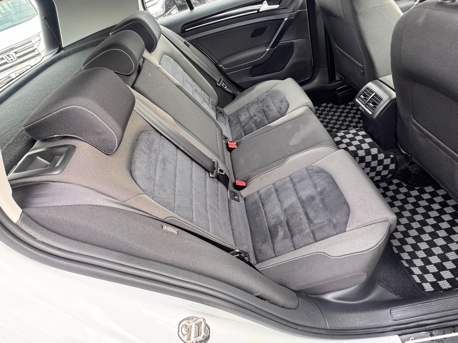 Used Volkswagen Golf 2014 for sale - 76332319: Photo 33