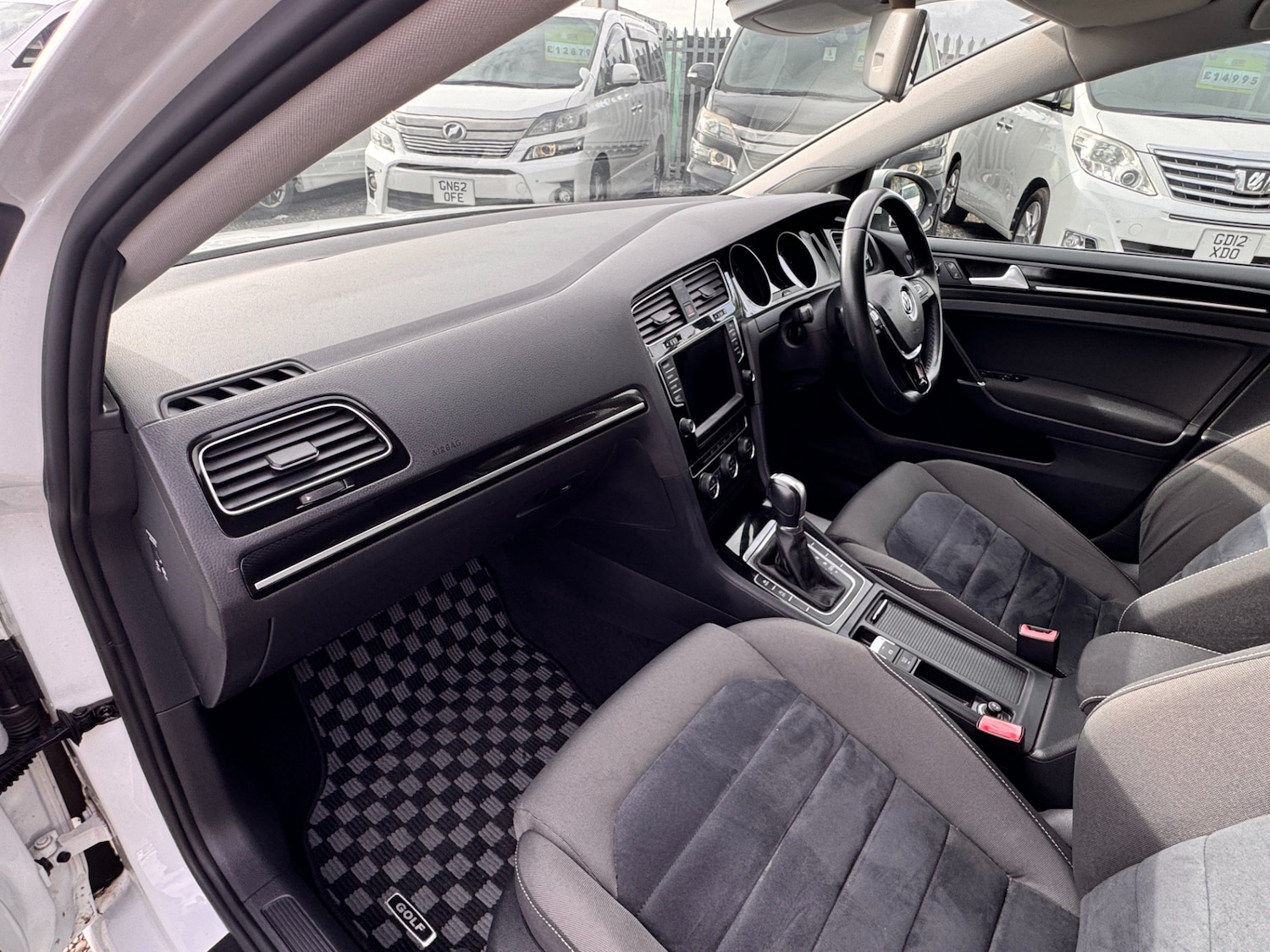 Used Volkswagen Golf 2014 for sale - 76332319: Photo 40