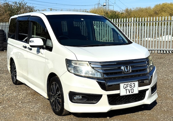 Used Honda Stepwagon 2014 for sale - 74264022: Photo 1