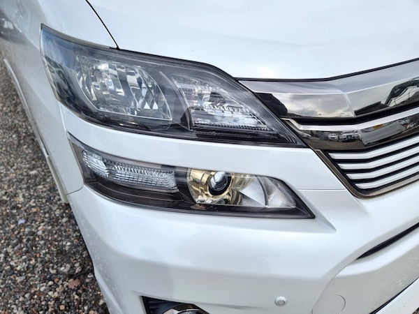 Used Toyota Vellfire 2013 for sale - 70609350: Photo 11