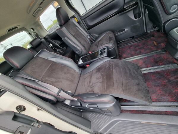 Used Toyota Vellfire 2013 for sale - 70609350: Photo 17